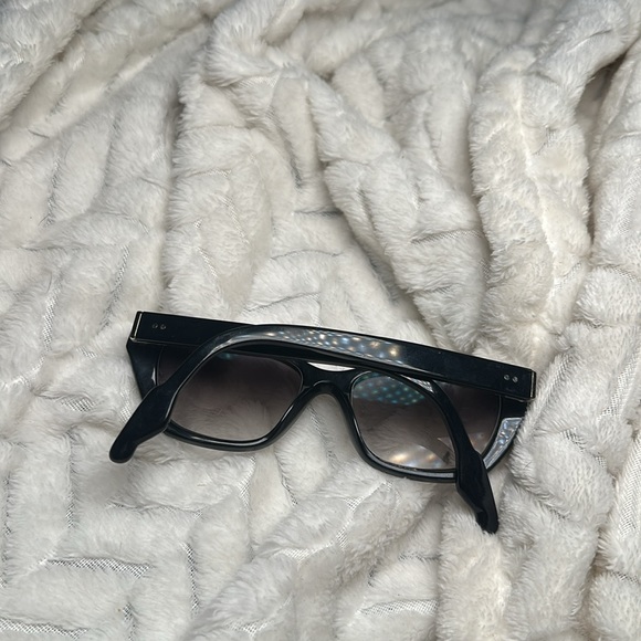 Vinyl Factory - Picture 2 of 4